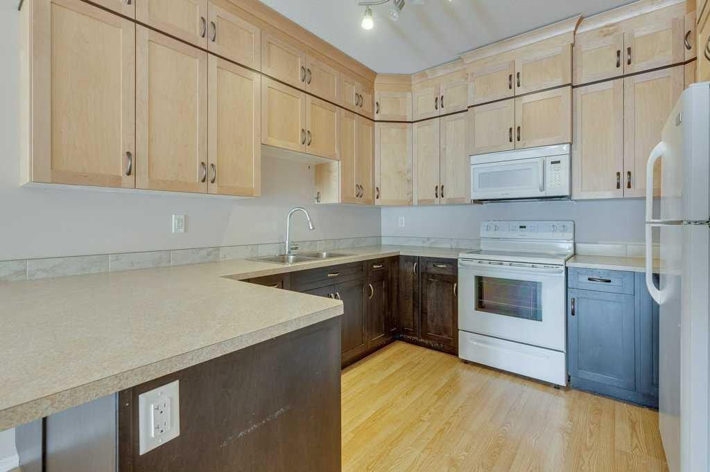 2-5414 51 Street, Rimbey, AB - Indoor Photo Showing Kitchen
