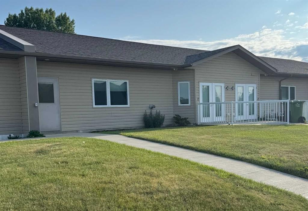 2-5414 51 Street, Rimbey, AB - Outdoor