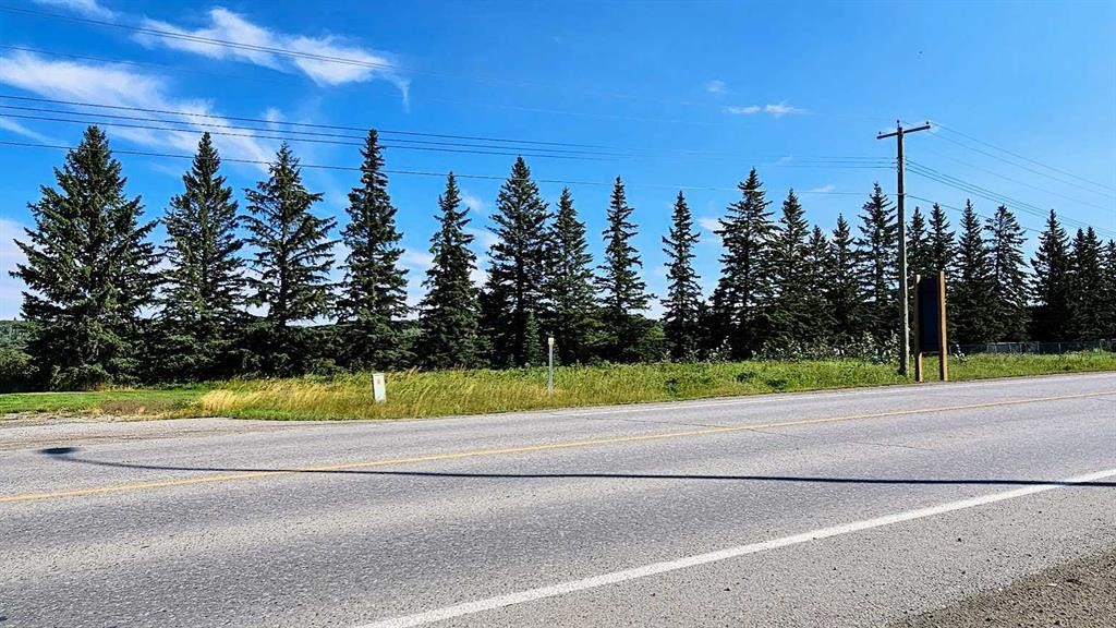 716 Main Avenue West, Sundre, AB