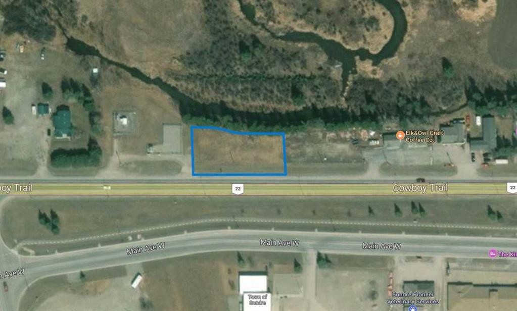 716 Main Avenue West, Sundre, AB