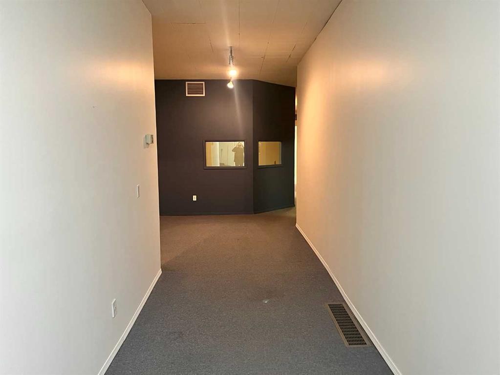 5012 50 Ave., Ponoka, AB