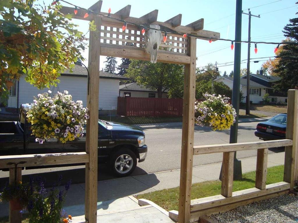 7215 5 Street Sw, Calgary, AB - Outdoor