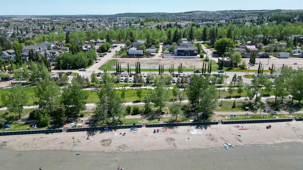 5020 42 Street, Sylvan Lake, AB