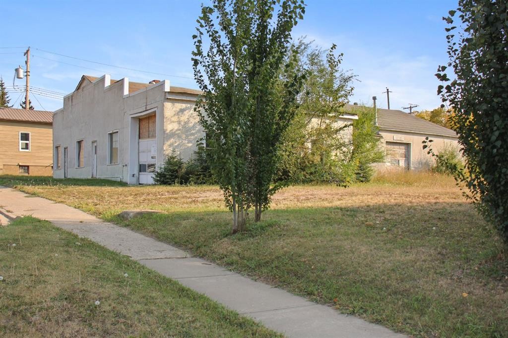 5019 52 Avenue, Viking, AB