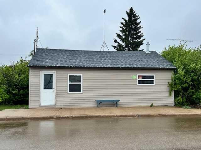 5009 49 Avenue, Forestburg, AB
