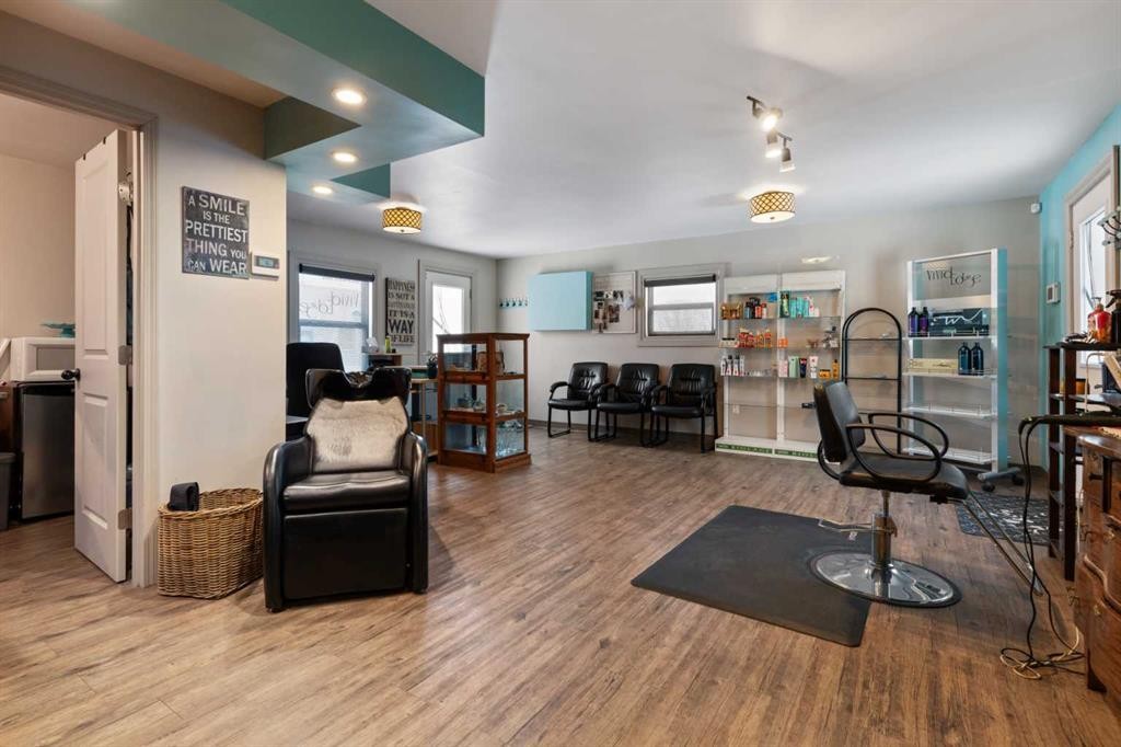 5009 49 Avenue, Forestburg, AB