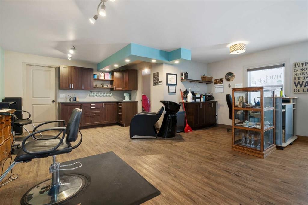 5009 49 Avenue, Forestburg, AB
