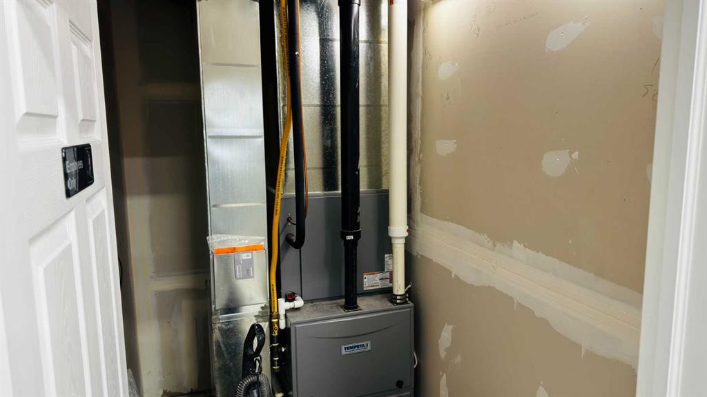 102-25 Beju Industrial Drive Drive, Sylvan Lake, AB