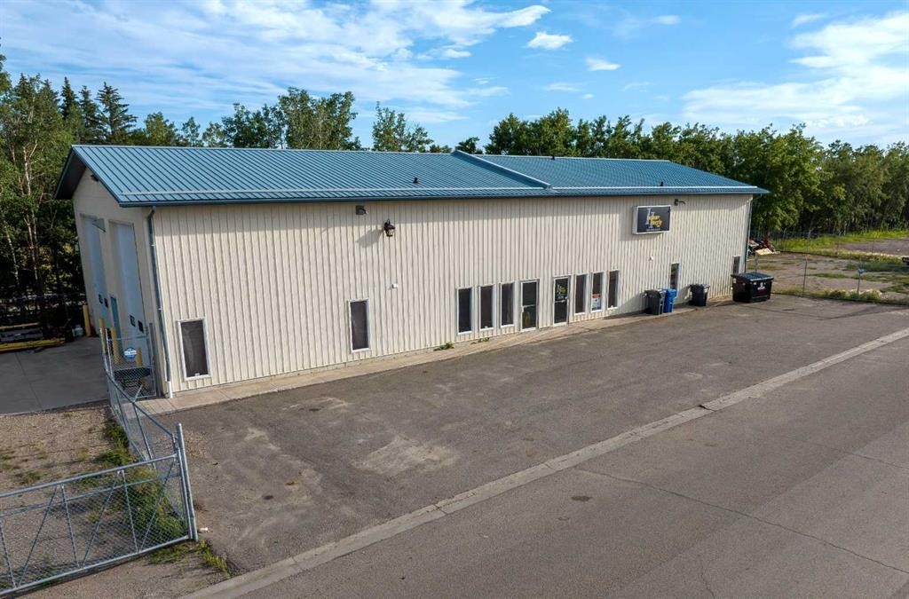 4907 50 Avenue, Eckville, AB