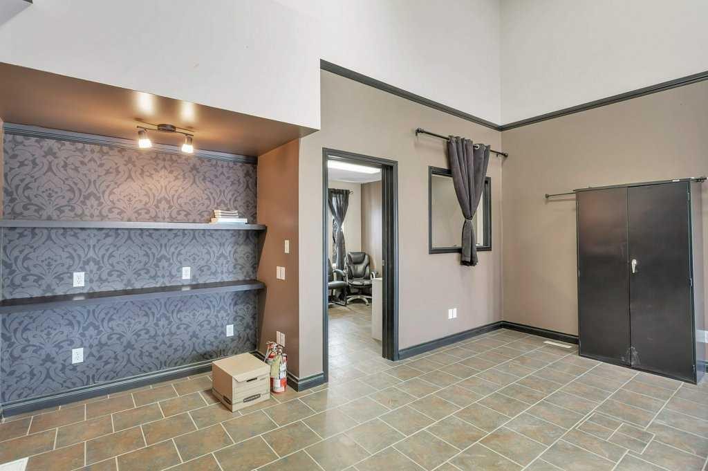 4907 50 Avenue, Eckville, AB