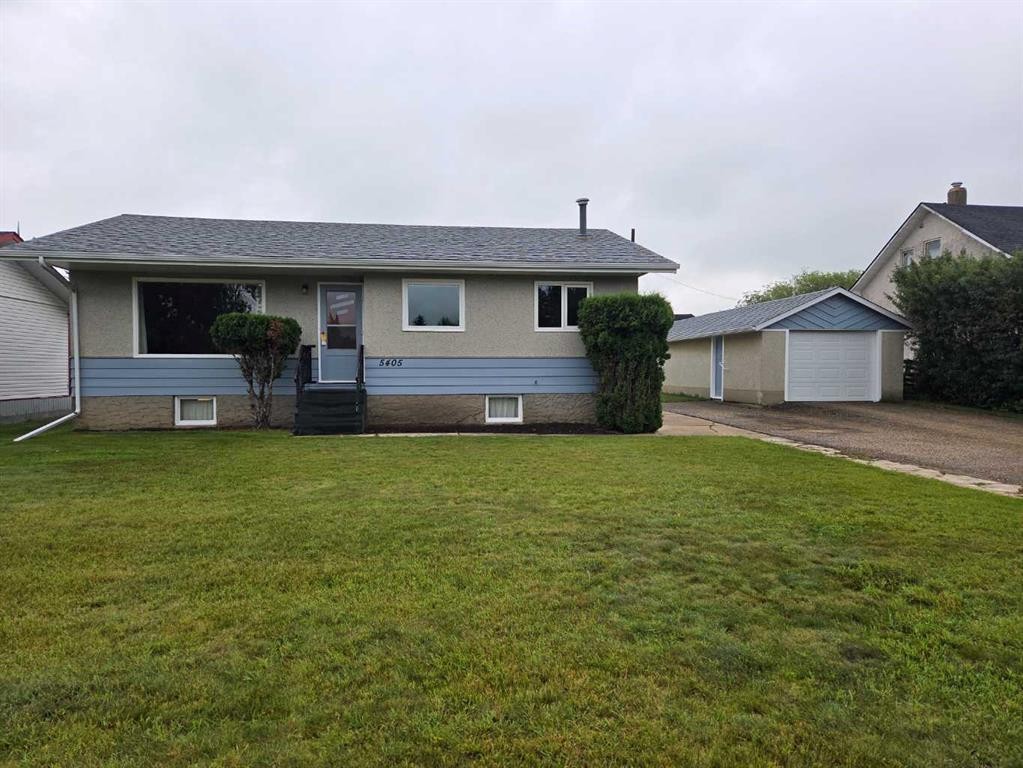 5405 50 Street, Castor, AB - Outdoor