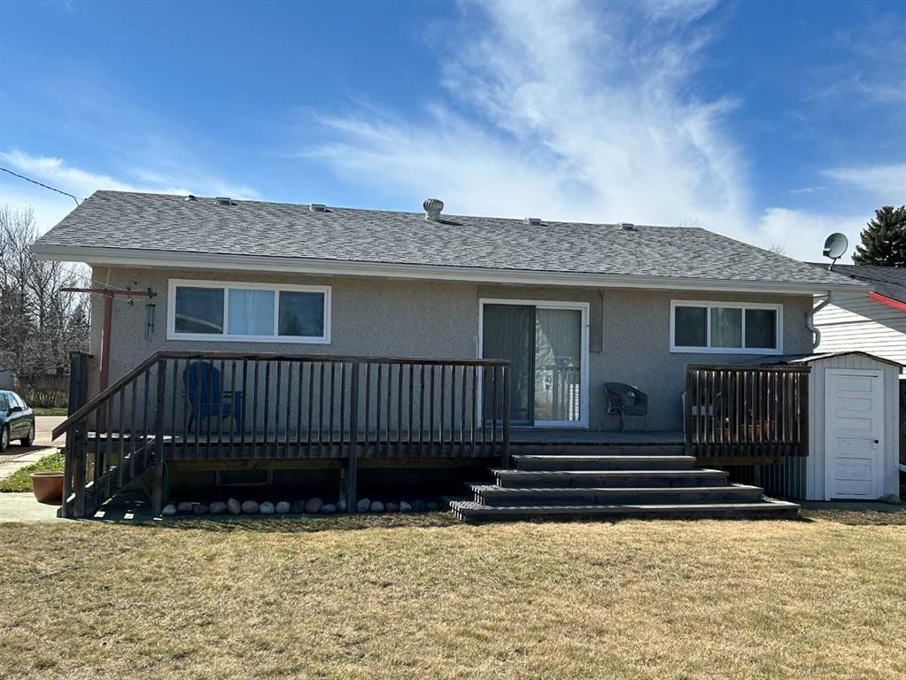 5405 50 Street, Castor, AB - Outdoor With Deck Patio Veranda