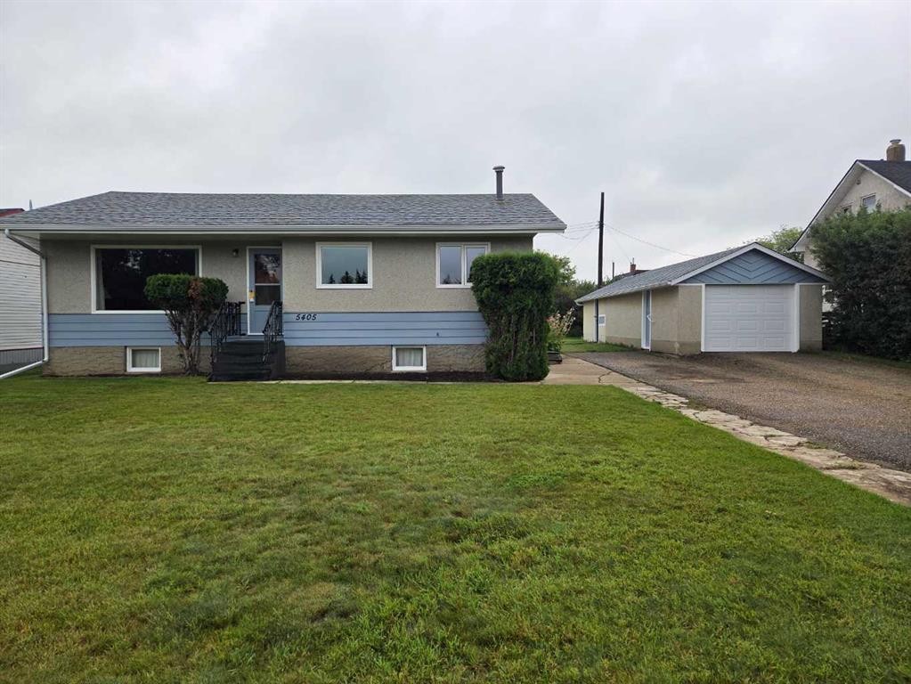 5405 50 Street, Castor, AB - Outdoor