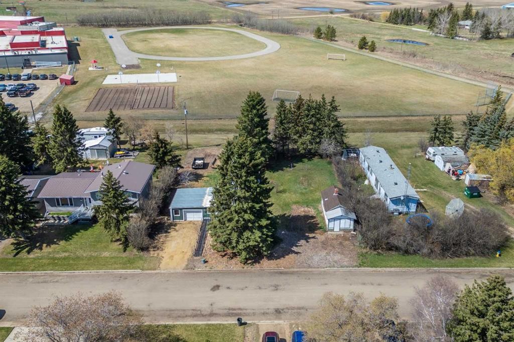 315 & 317 Macrae Street, Bawlf, AB - Outdoor With View