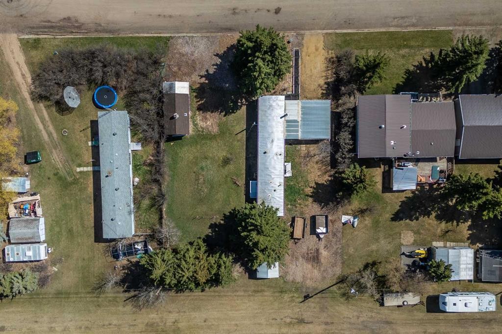 315 & 317 Macrae Street, Bawlf, AB - Outdoor With View