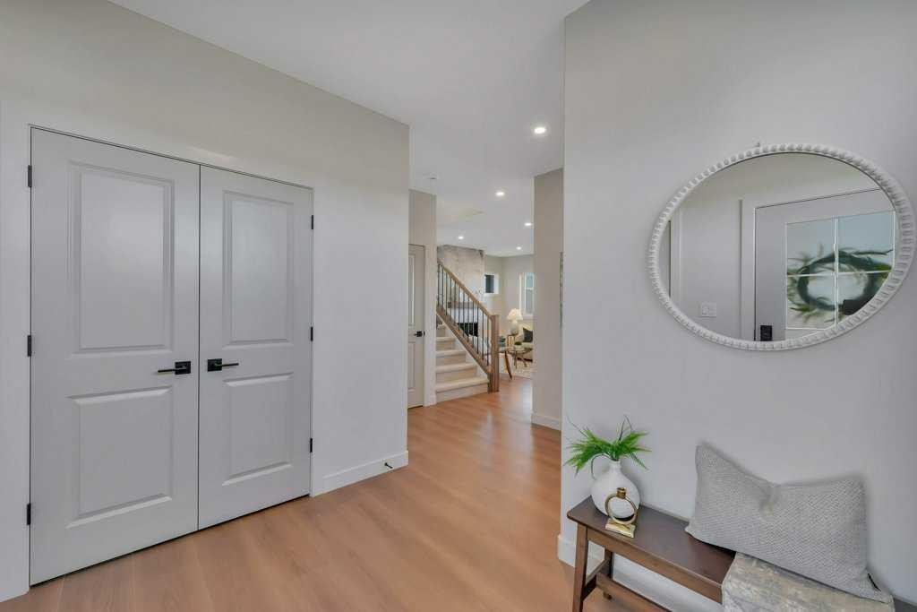 7 Vincent Gate, Sylvan Lake, AB - Indoor Photo Showing Other Room