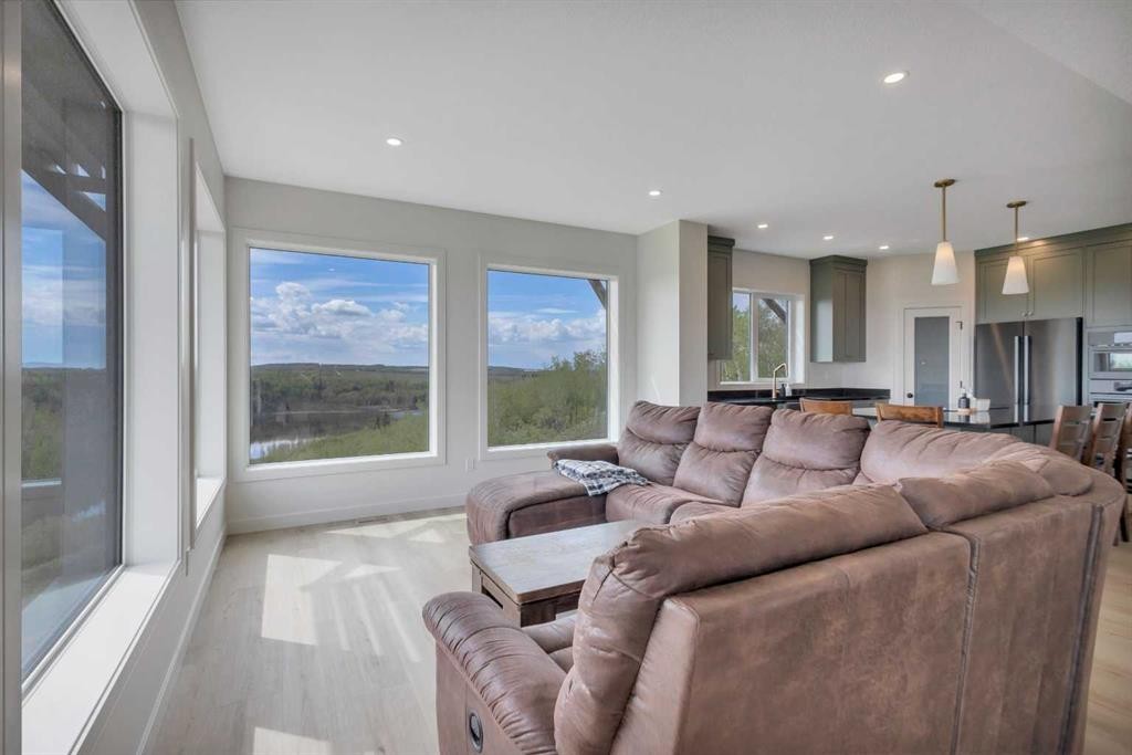 24417 420 Township, Rural Lacombe County, AB - Indoor Photo Showing Living Room
