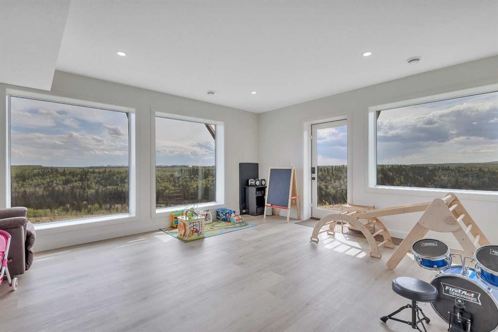 24417 420 Township, Rural Lacombe County, AB - Indoor Photo Showing Living Room