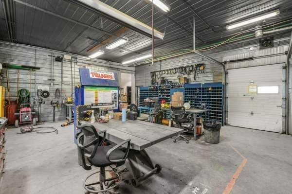 30 Industrial Drive, Sylvan Lake, AB