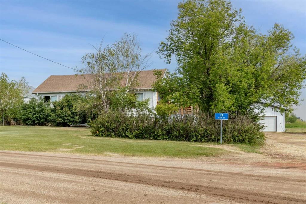 24 Main Street, Ardley, AB - Outdoor