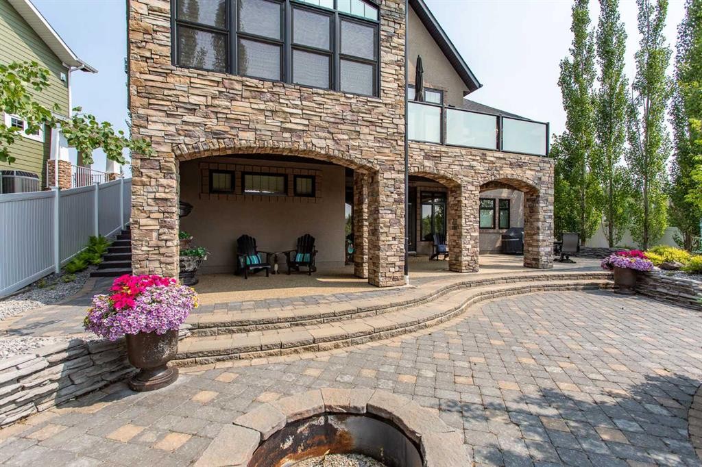 32 Sagewood Close, Red Deer, AB - Outdoor