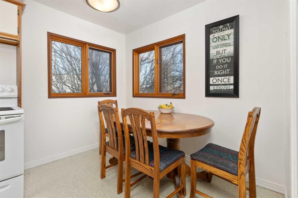 4936 49 Street, Hardisty, AB - Indoor Photo Showing Dining Room