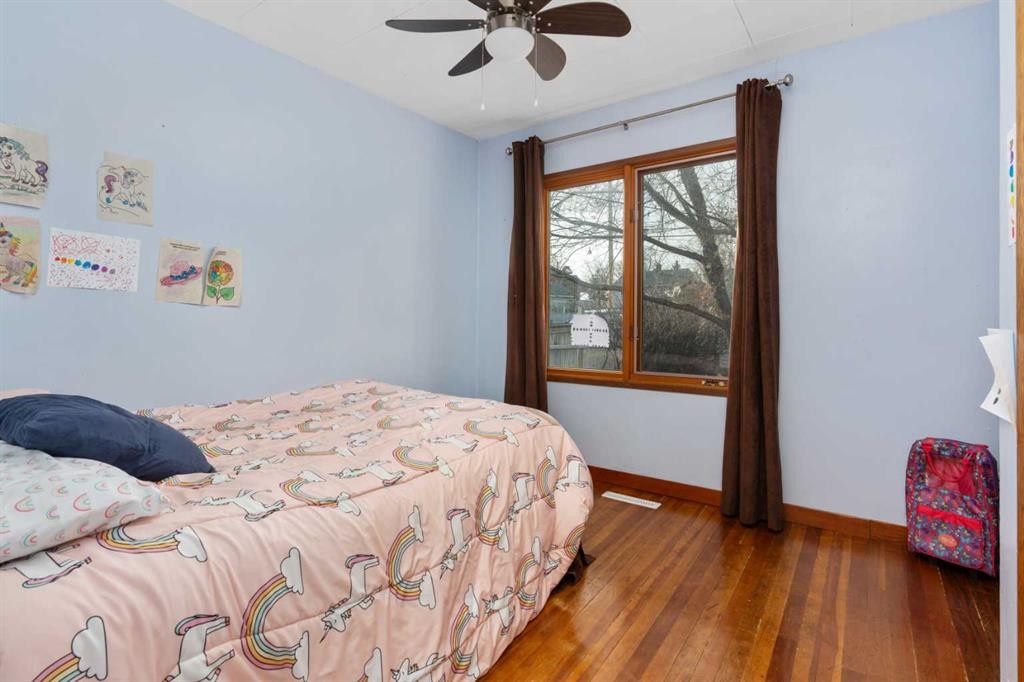 4936 49 Street, Hardisty, AB - Indoor Photo Showing Bedroom