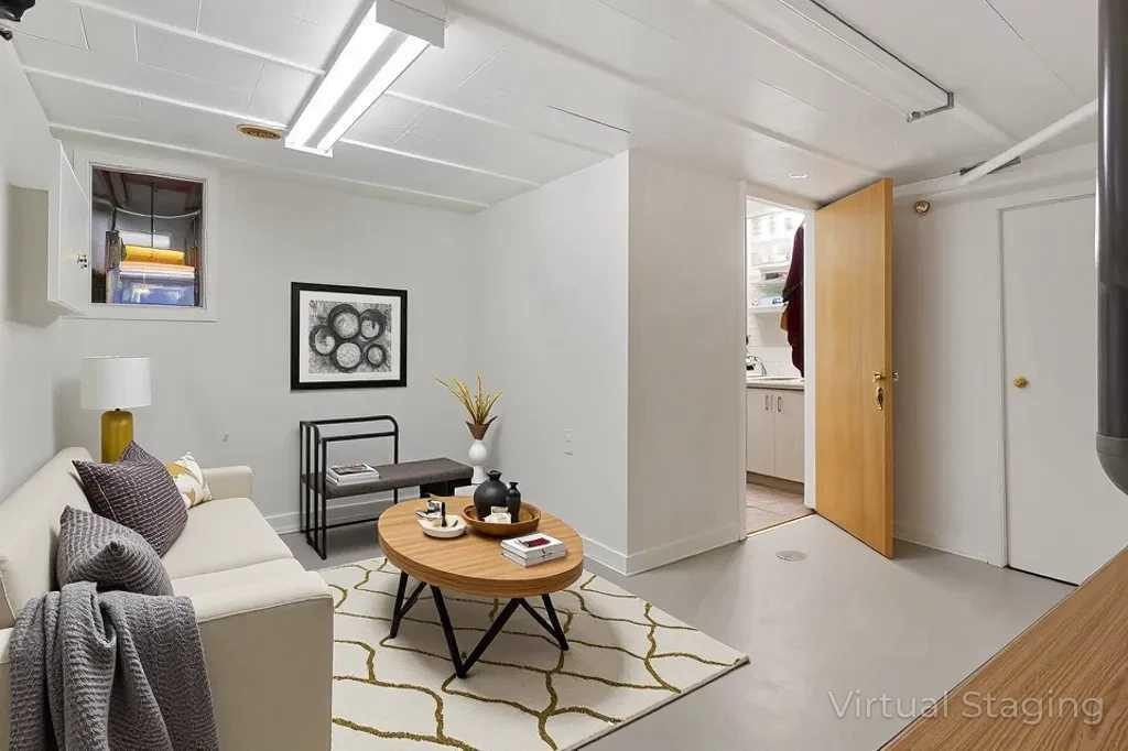 4936 49 Street, Hardisty, AB - Indoor