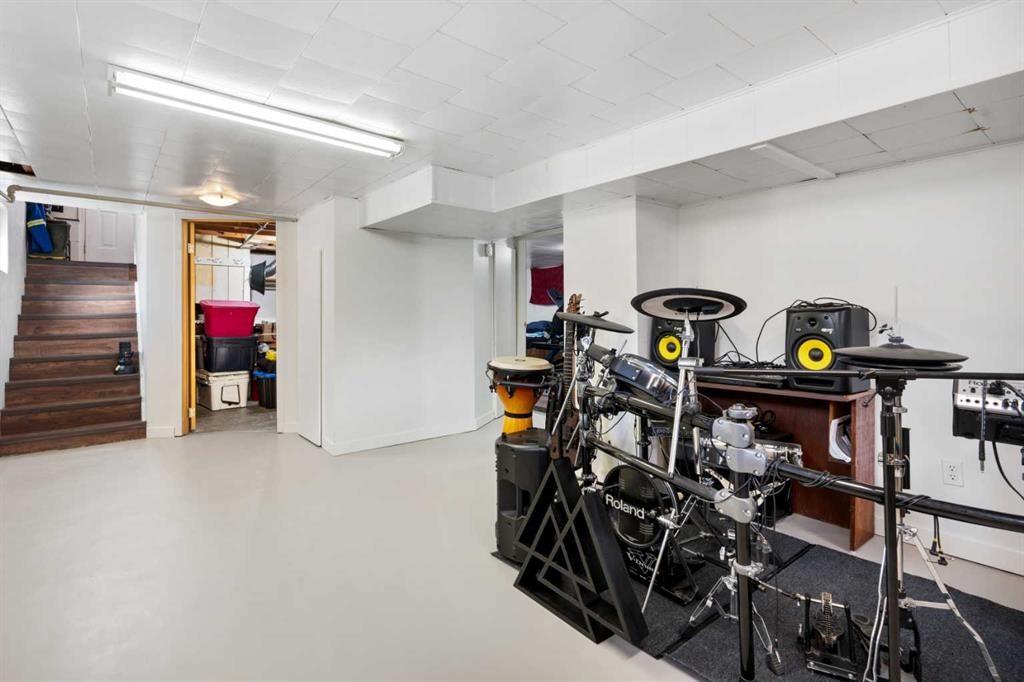 4936 49 Street, Hardisty, AB - Indoor Photo Showing Other Room