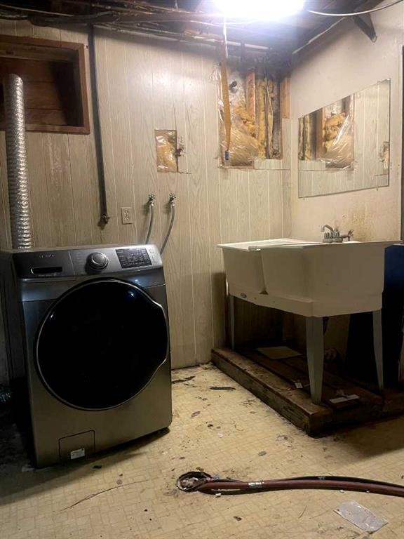 5120 45 Street, Provost, AB - Indoor Photo Showing Laundry Room