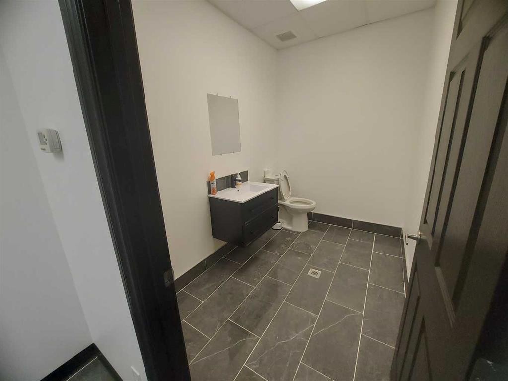1-4418 50 Avenue, Red Deer, AB