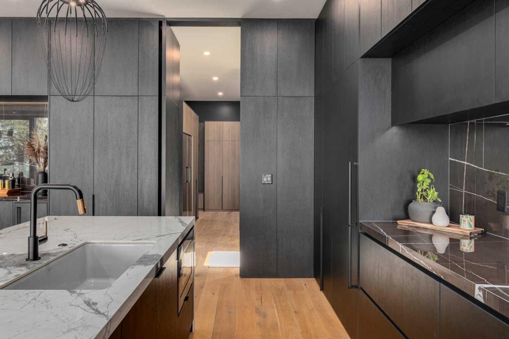 71 Birchcliff Road, Birchcliff, AB - Indoor Photo Showing Kitchen