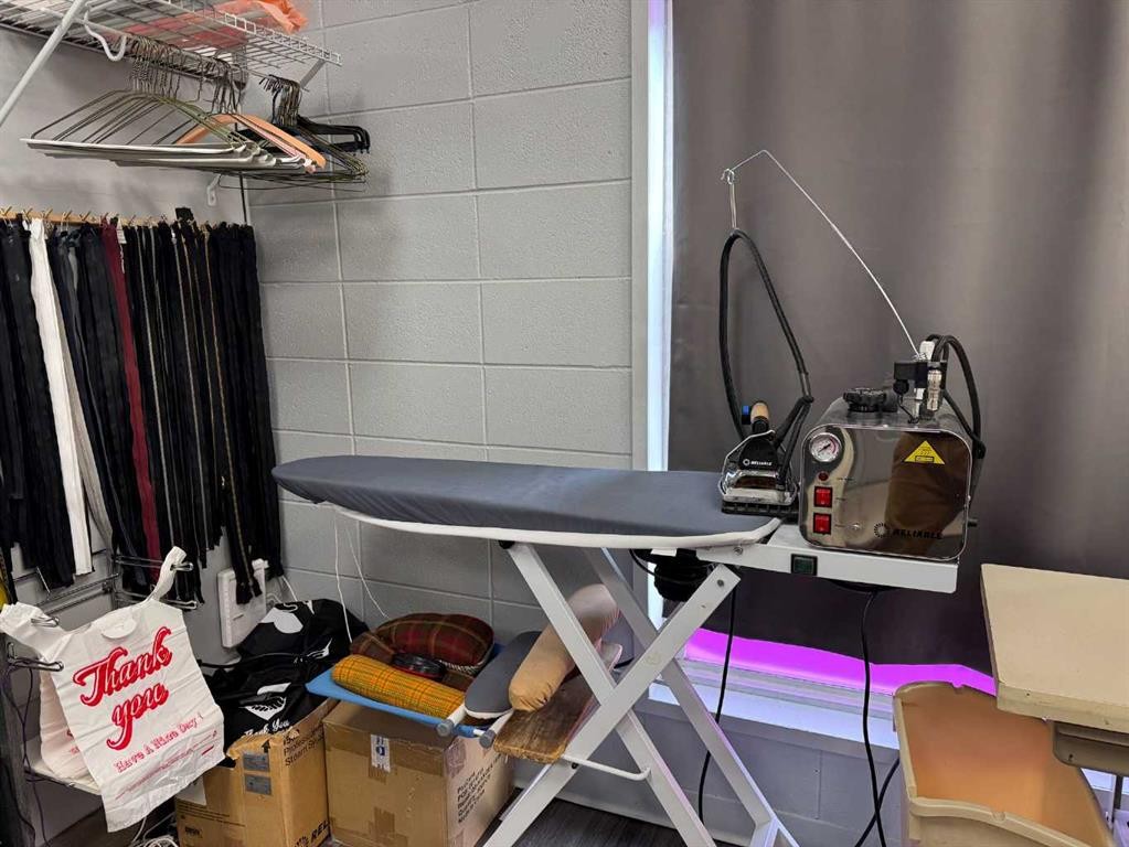 4-4902 50 Street, Ponoka, AB