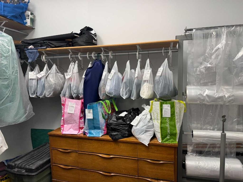 4-4902 50 Street, Ponoka, AB