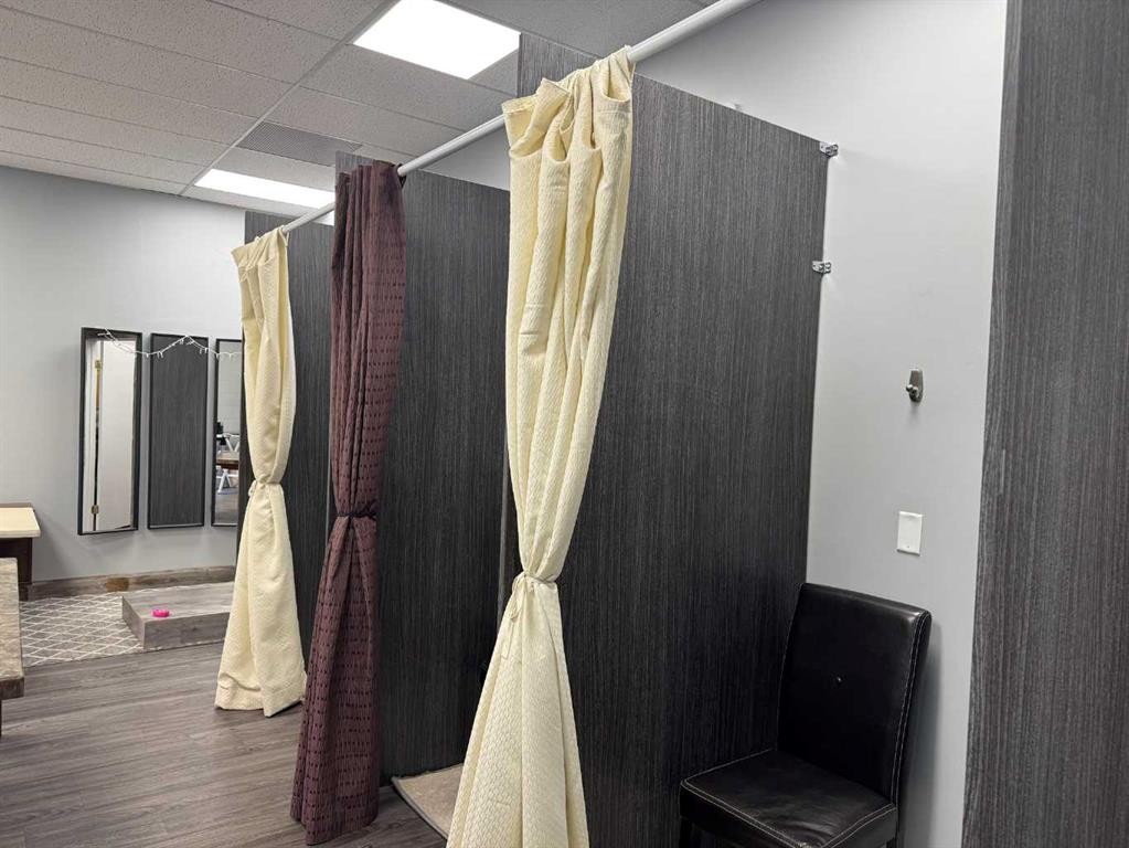 4-4902 50 Street, Ponoka, AB