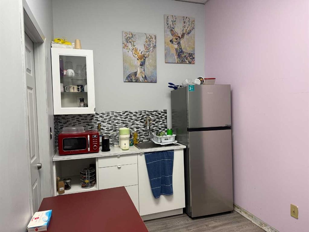 4-4902 50 Street, Ponoka, AB