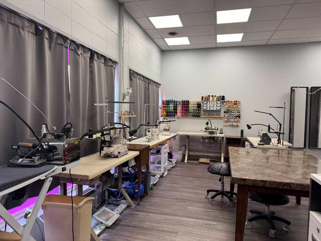 4-4902 50 Street, Ponoka, AB