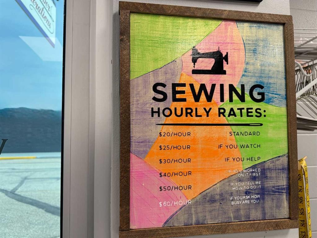 4-4902 50 Street, Ponoka, AB