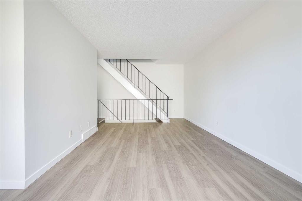 35-20 Alford Avenue, Red Deer, AB - Indoor Photo Showing Other Room