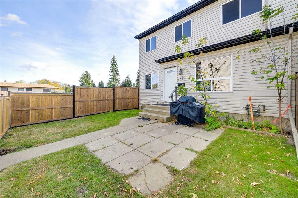 35-20 Alford Avenue, Red Deer, AB - Outdoor