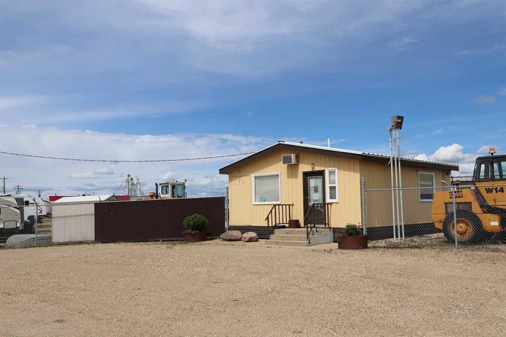 6402 42 Avenue, Ponoka, AB