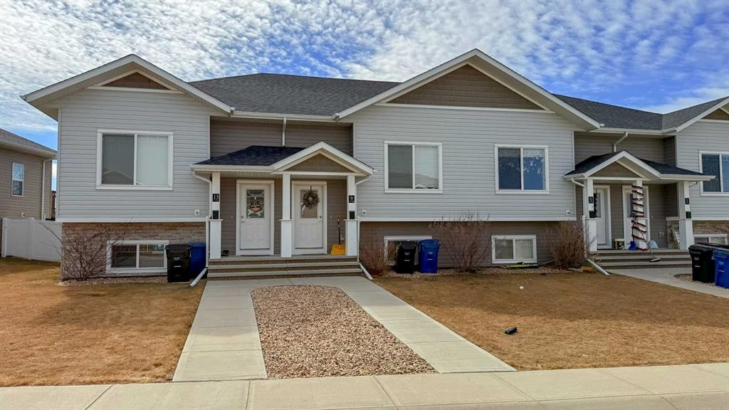 2-18 Athens Road, Blackfalds, AB - Outdoor With Facade