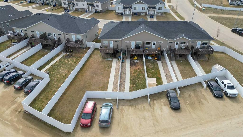 2-18 Athens Road, Blackfalds, AB -