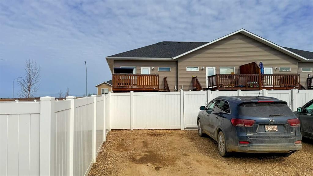 2-18 Athens Road, Blackfalds, AB - Outdoor