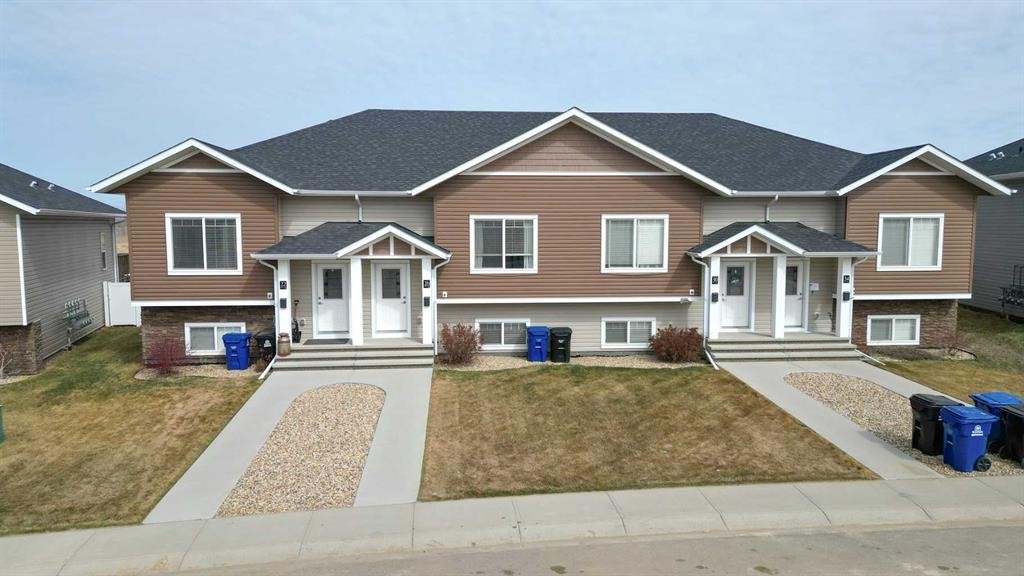 1-13 Athens Road, Blackfalds, AB - Outdoor With Facade