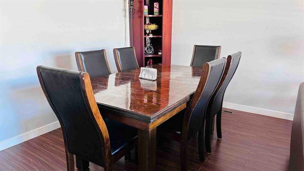 27 Penworth Place Se, Calgary, AB - Indoor Photo Showing Dining Room