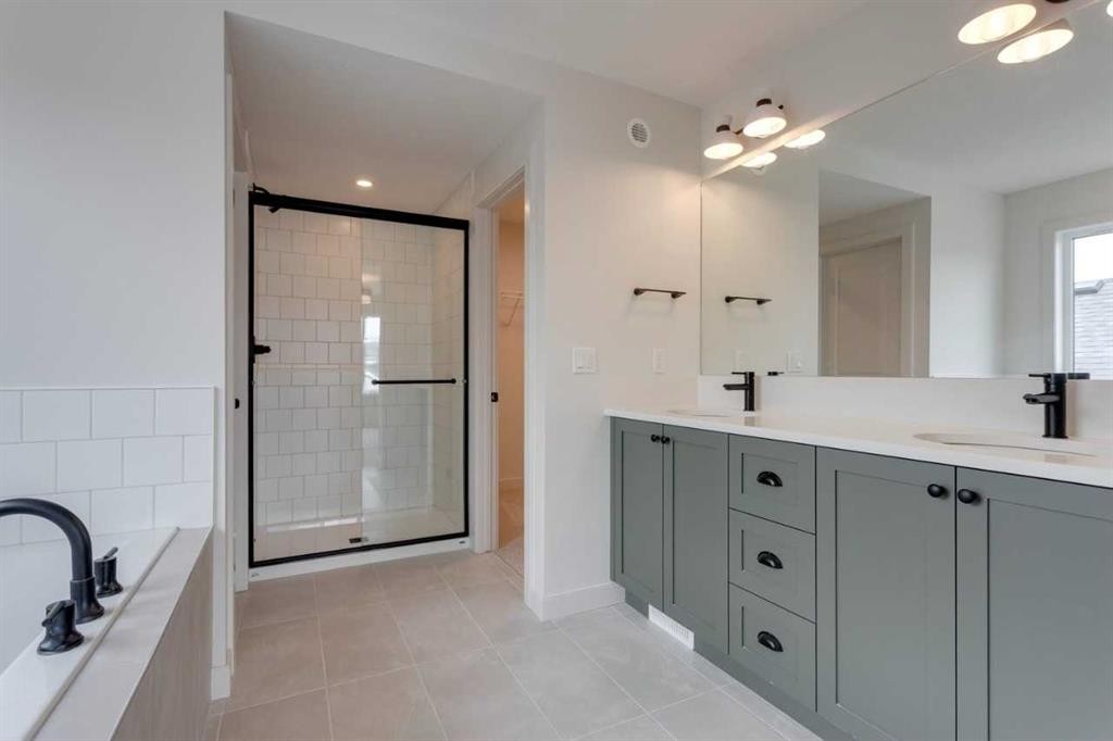 21 Bayview Mews Sw, Airdrie, AB - Indoor Photo Showing Bathroom