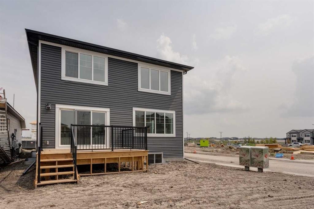 21 Bayview Mews Sw, Airdrie, AB - Outdoor