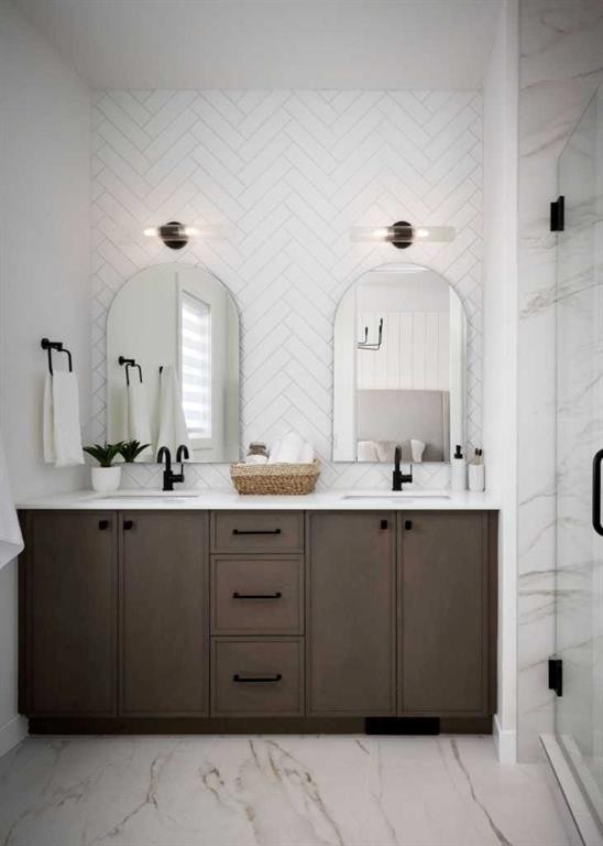 143 Creekview Avenue Sw, Calgary, AB - Indoor Photo Showing Bathroom