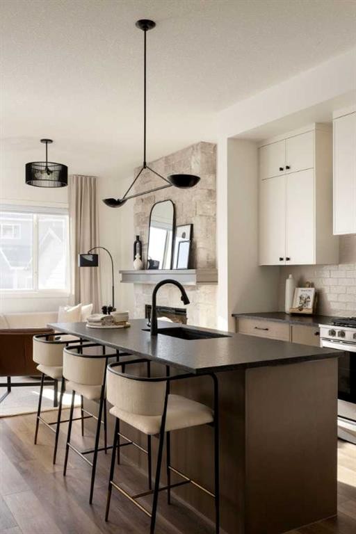 143 Creekview Avenue Sw, Calgary, AB - Indoor Photo Showing Other Room